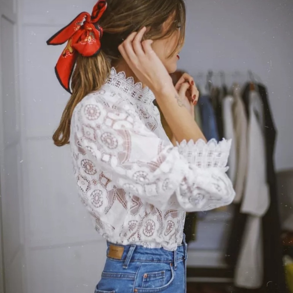 Last 1 💕Lace Cap Neck Top with Bell Sleeve - Picture 3 of 8